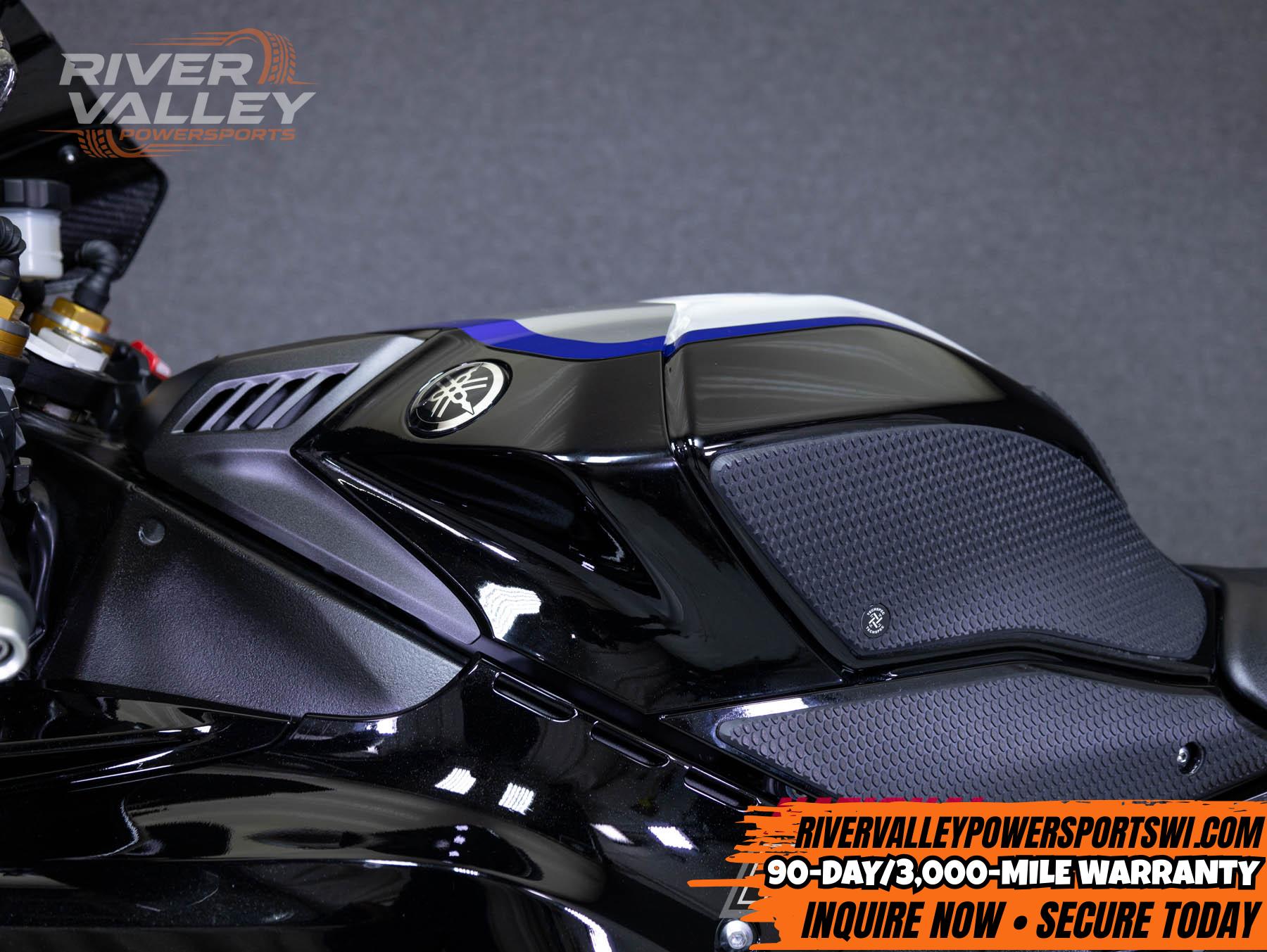 2021 YAMAHA YZFR1M 1000 W/ABS